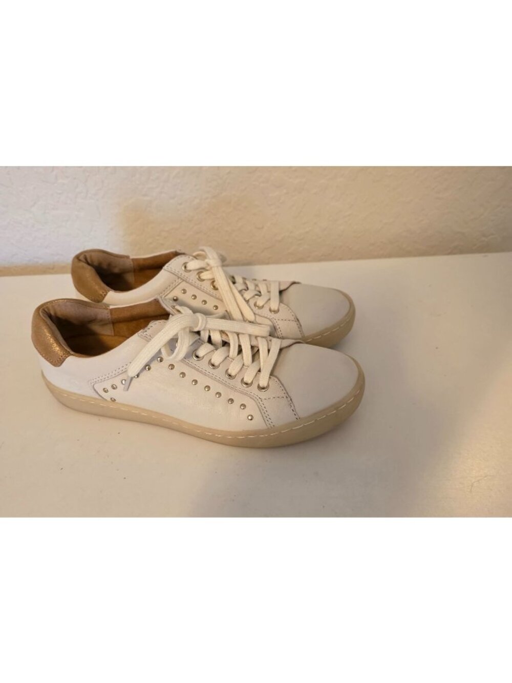 Born Sur Studded White Gold Leather Comfort Sneakers size 7.5